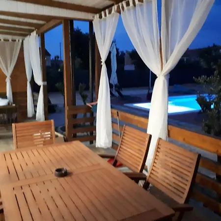 Lovely In Drage With Swimming Pool * Pakoštane