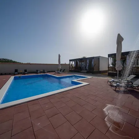 Lovely In Drage With Swimming Pool * Pakoštane